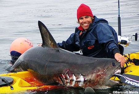shark_fishing_kayak2